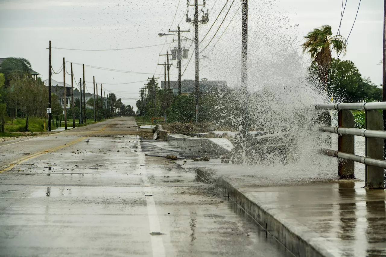 Texas City Gets Double Monthly Rain in 6 Hours as Hurricane Beryl Hits