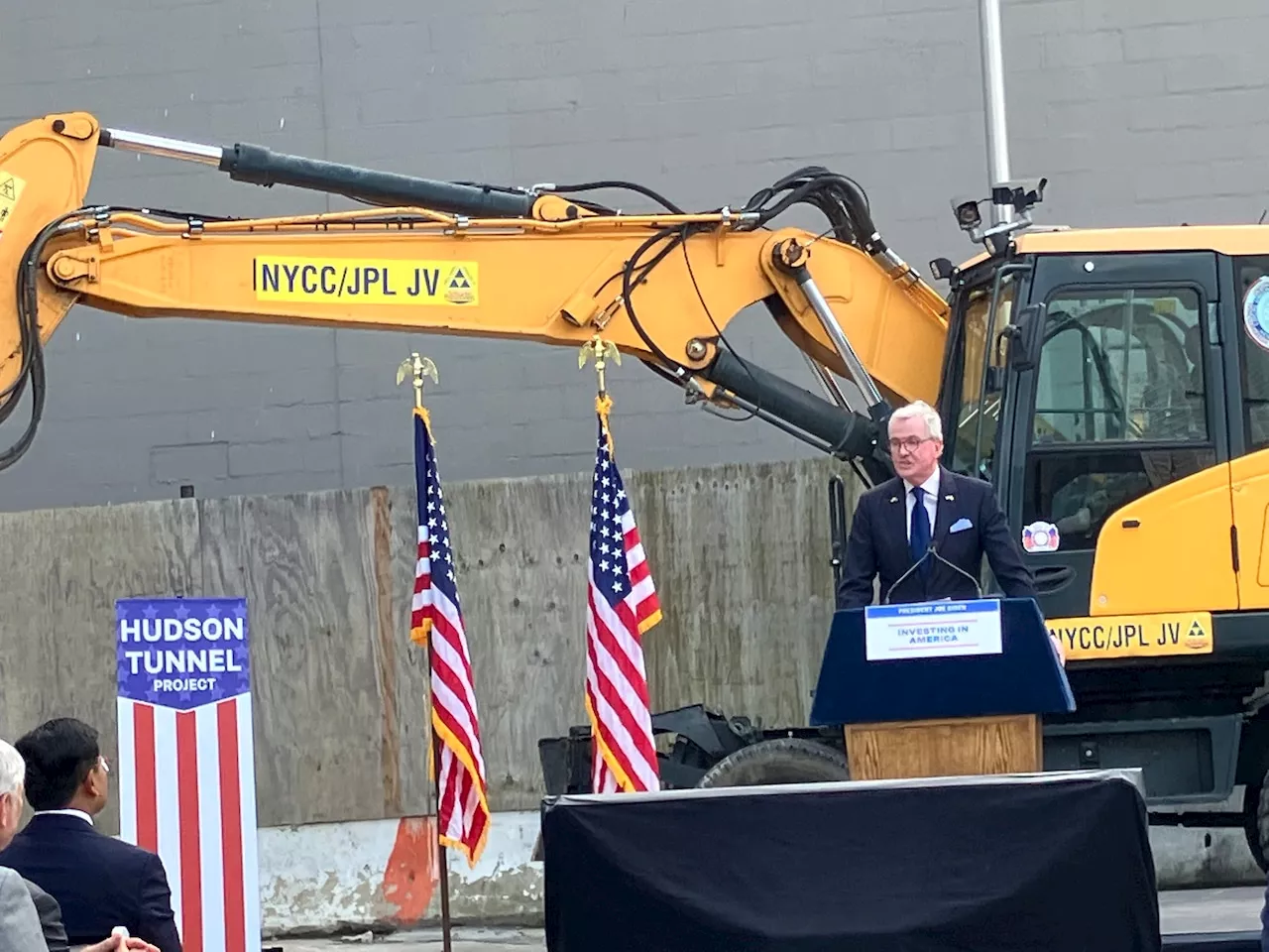 Biggest federal grant in U.S. history signed for Gateway rail tunnel
