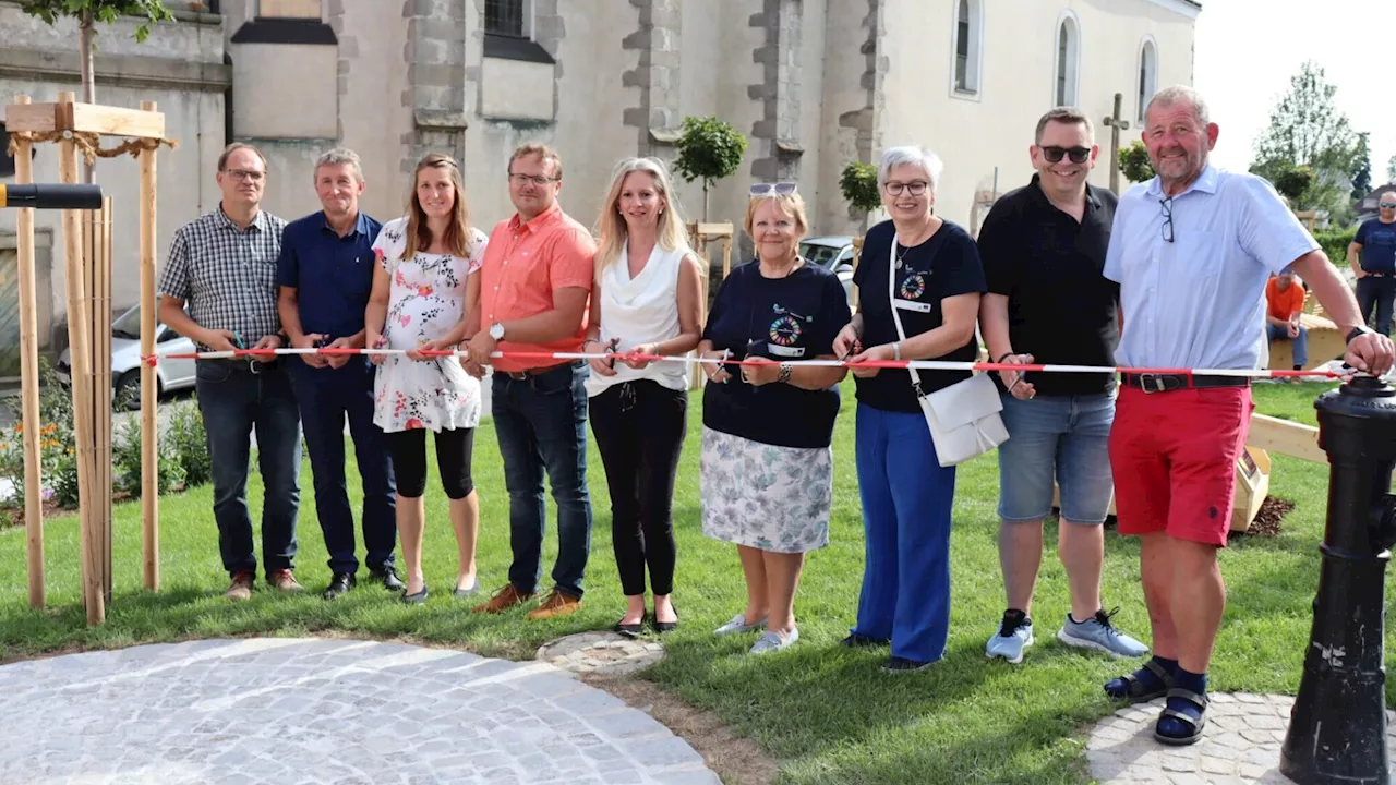 Offizielle Eröffnung: Kirchenplatz erscheint nun in neuem Glanz