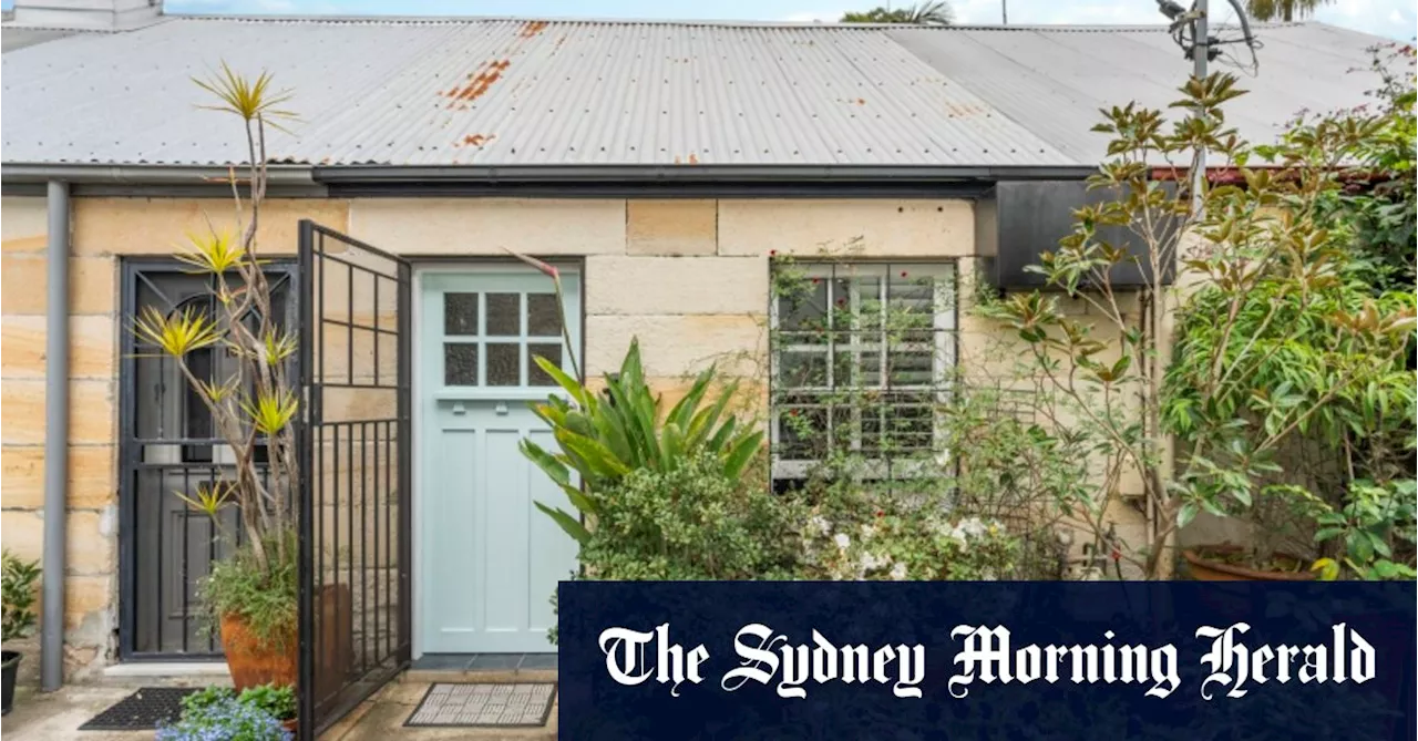 Investor beats 14 others to $1.29m Surry Hills one-bedder with outdoor loo