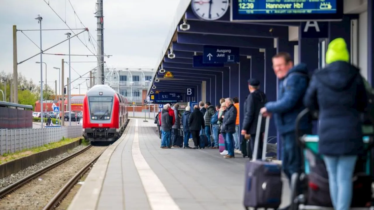 Öffentlicher Nahverkehr: Regionspräsident für Klarheit bei Deutschlandticket-Preis