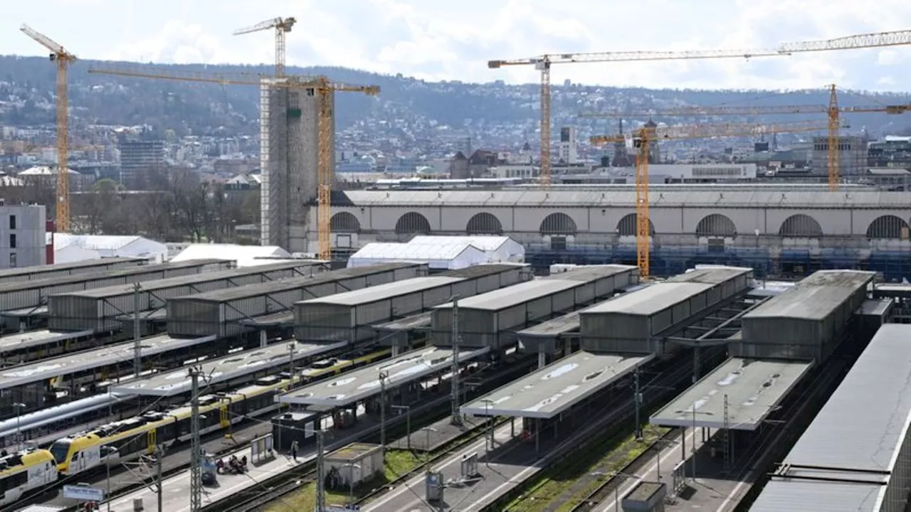 Vorfall in Hauptbahnhof: Mann sticht mit Messer im Wartesaal zu