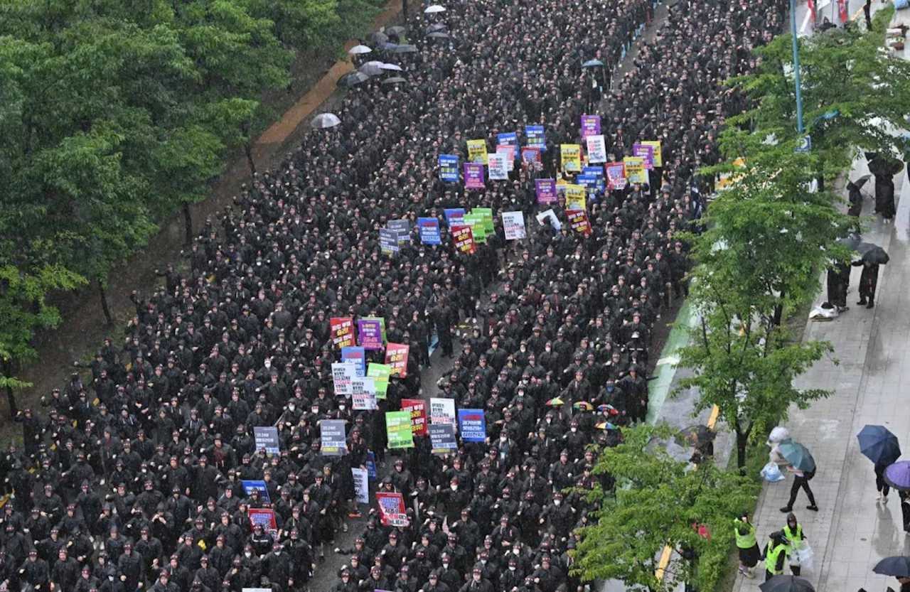 Samsung workers begin three-day general strike over pay