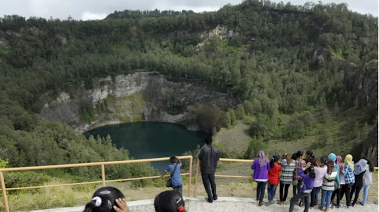 Air Danau Kelimutu Berubah Warna karena Aktivitas Vulkanik, Menurut Badan Geologi