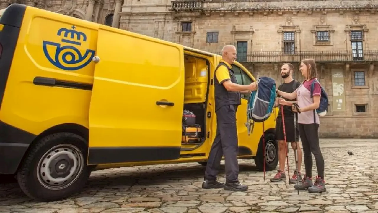 Correos lanza un servicio para ayudar a los peregrinos en el Camino de Santiago