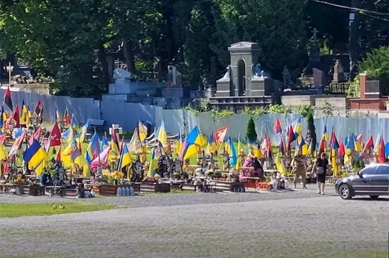 Львов пополз на коленях к Лычаковскому кладбищу. Сводка СВО на вечер 9 июля