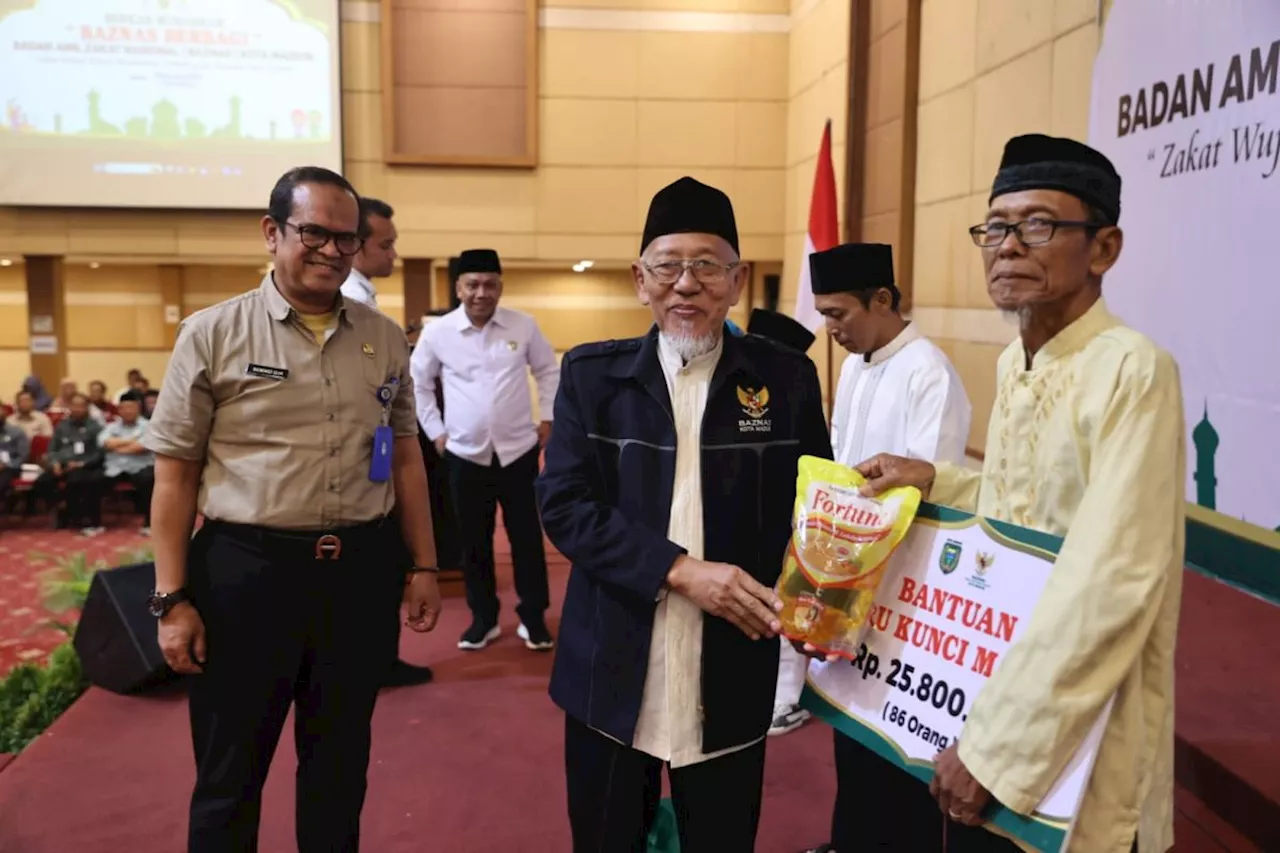 Baznas Kota Madiun salurkan bantuan bagi marbot masjid dan anak yatim