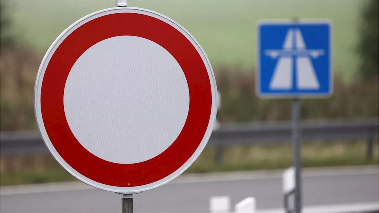 Lkw-Unfall auf der A3 bei Neuburg am Inn: Autobahn gesperrt