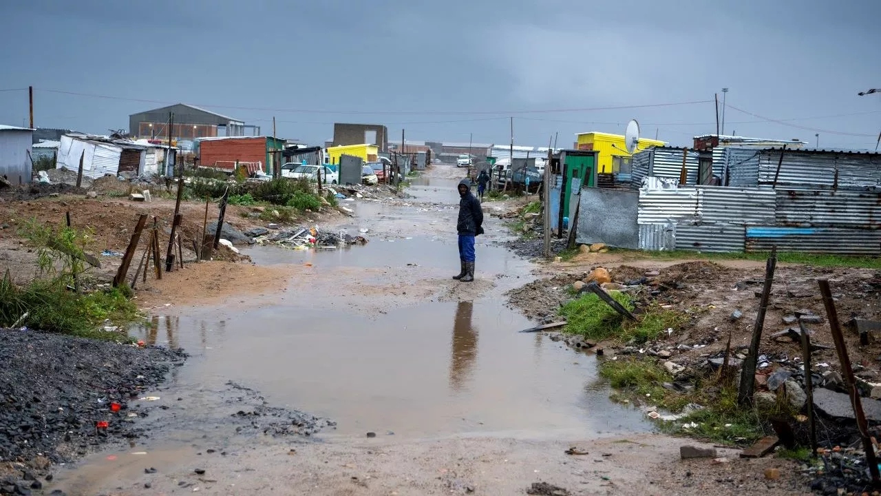 Flooding crisis leaves Lwandle and Nomzamo residents desperate for help