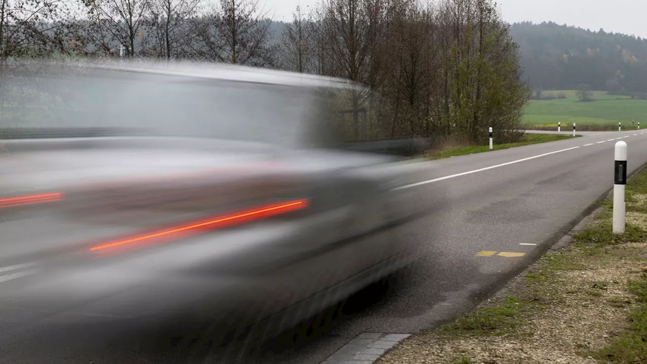 Junger Autofahrer vor Gericht: Nach dem Kreisel verlor er die Kontrolle über das Fahrzeug