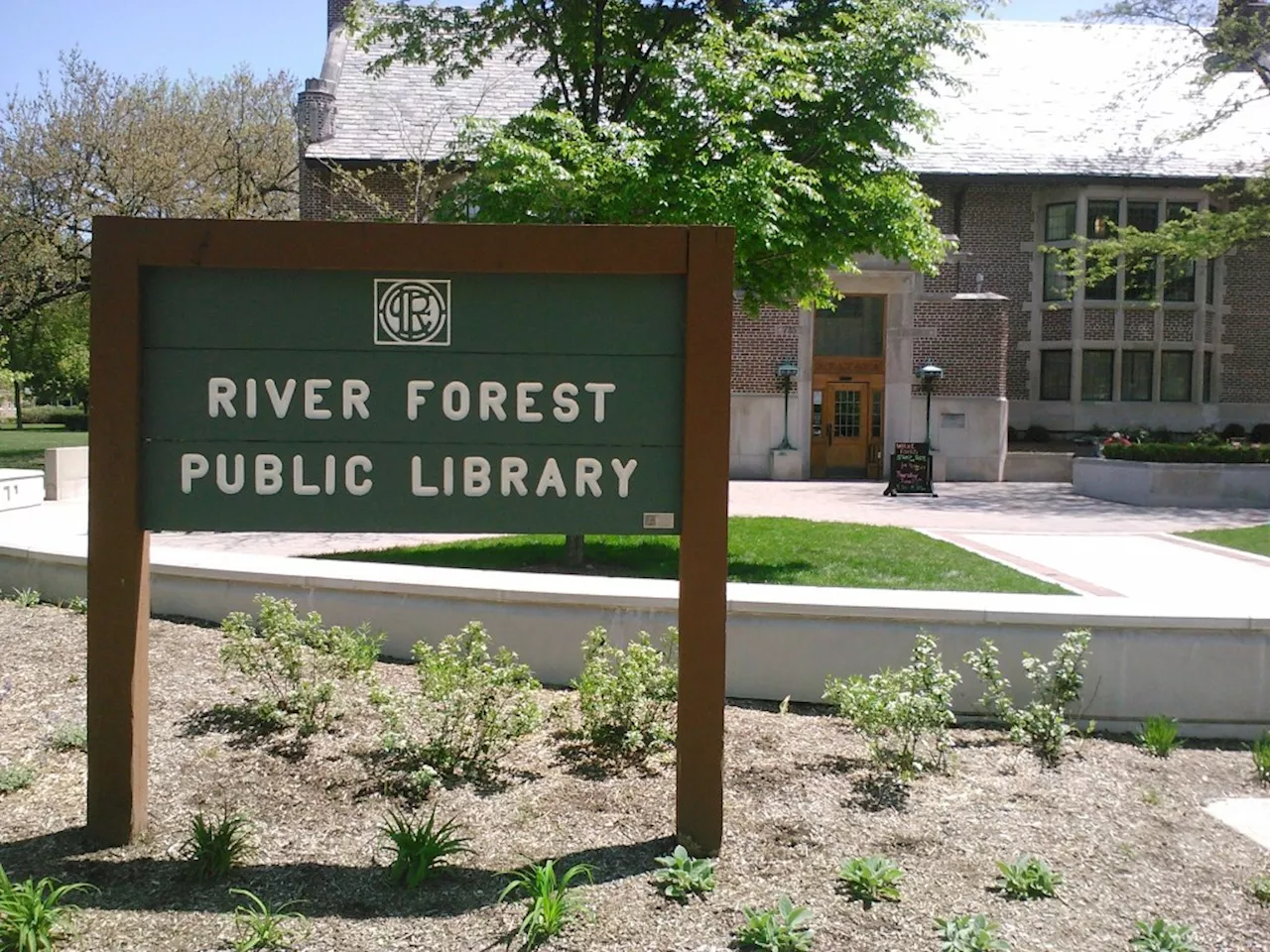 Amid ‘continued threats’ River Forest Public Library to open late Tuesday, hire security