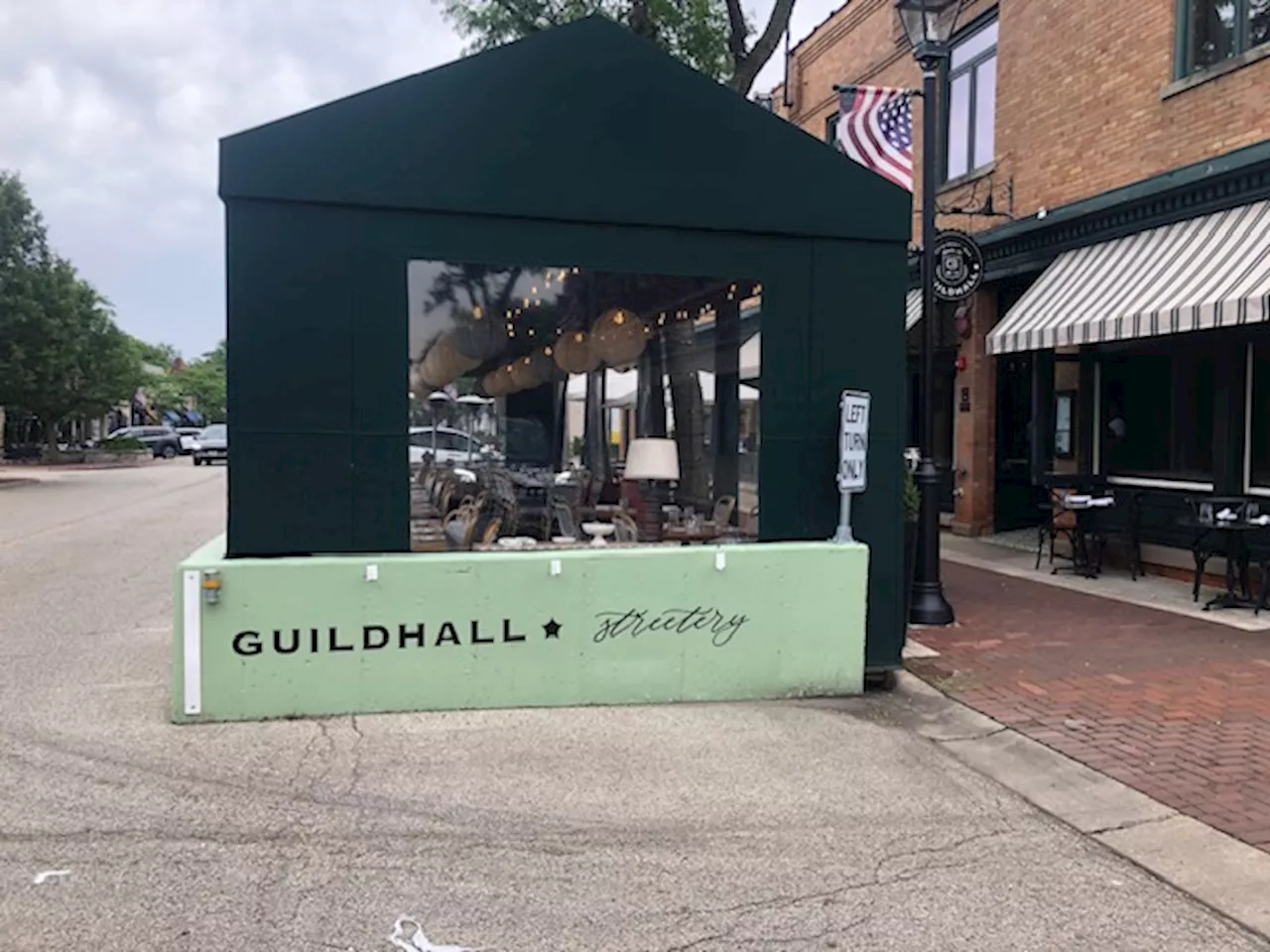 Glencoe Village Board approves Guildhall outdoor seating contract extension