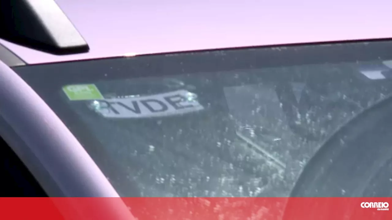 Dupla armada com revólver rouba carro a condutor TVDE em posto de combustível em Lisboa