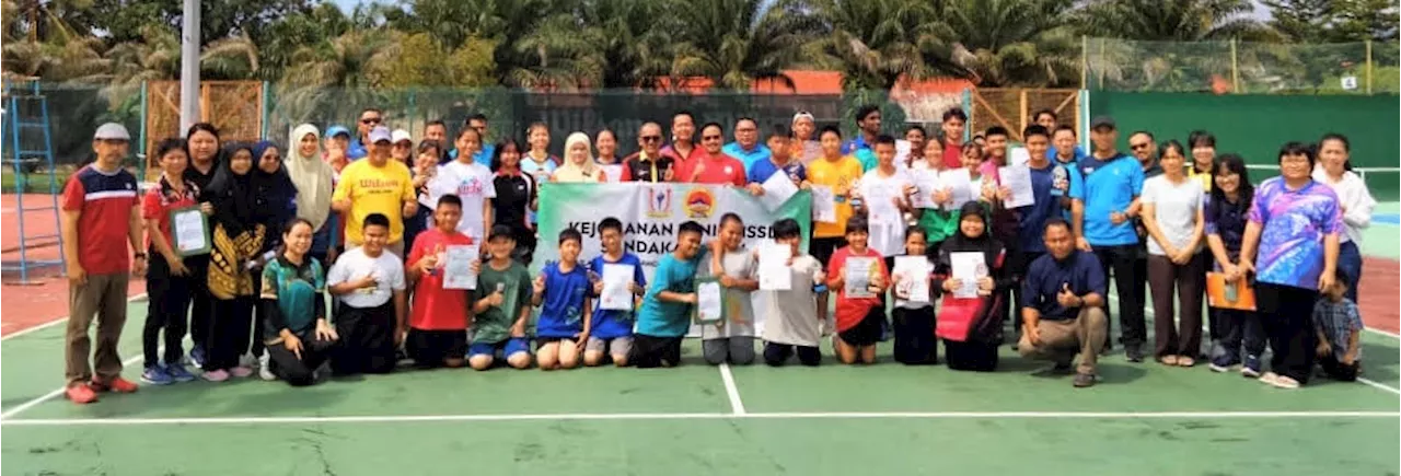 Braylen and Shu Qi crowned U-18 tennis champions