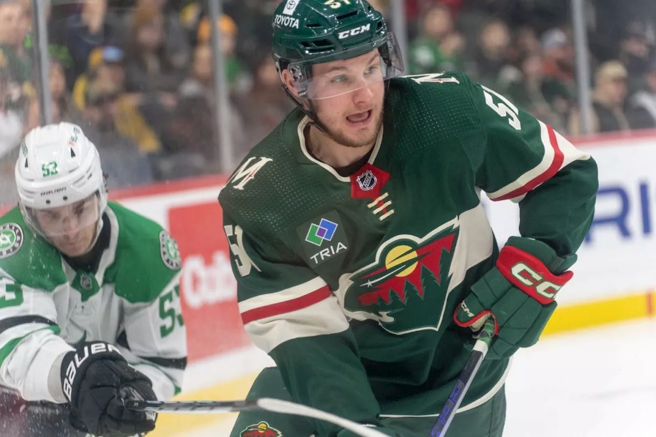 Wild re-sign Adam Raska to one-year, two-way contract