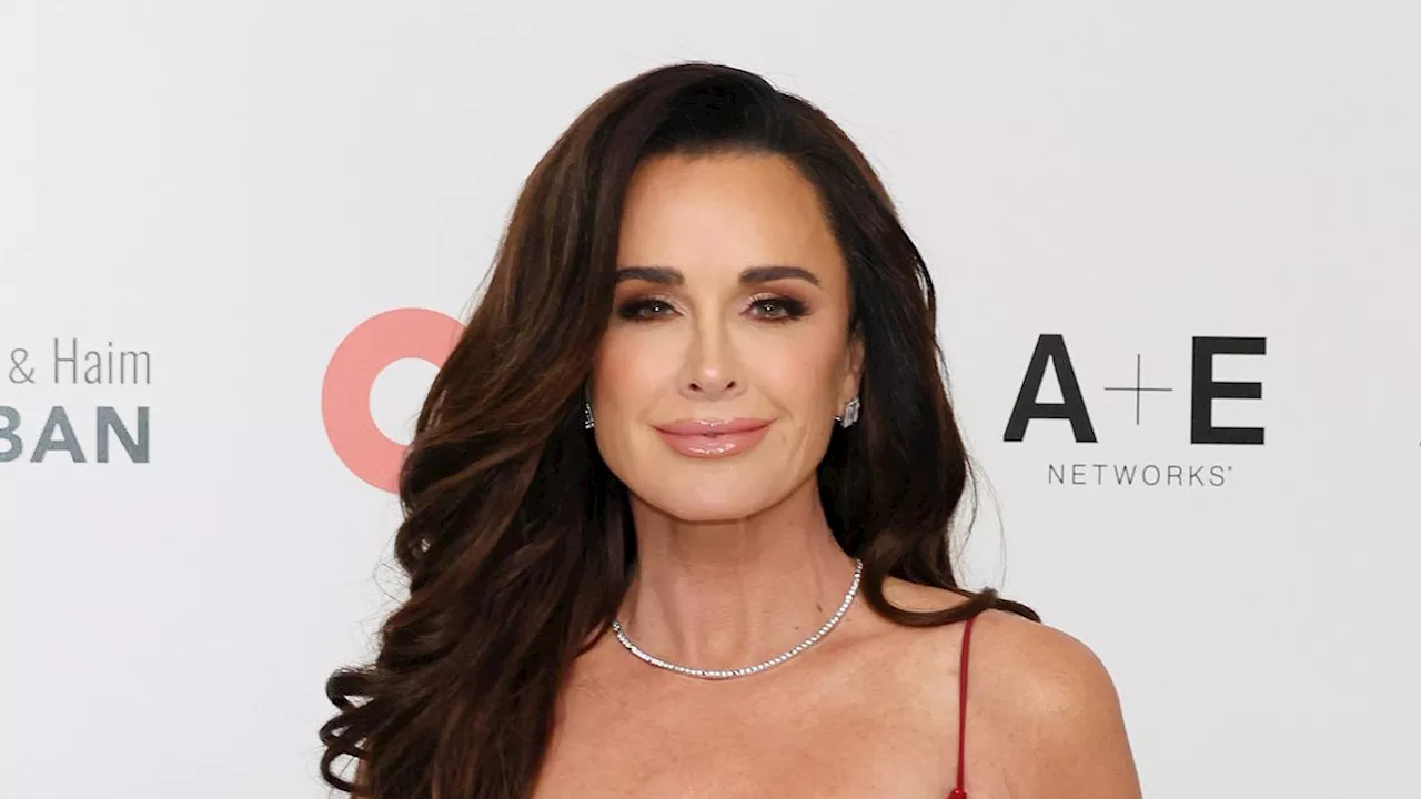 Kyle Richards shows her support for Kesha after the songstress defended herself against body-shaming...