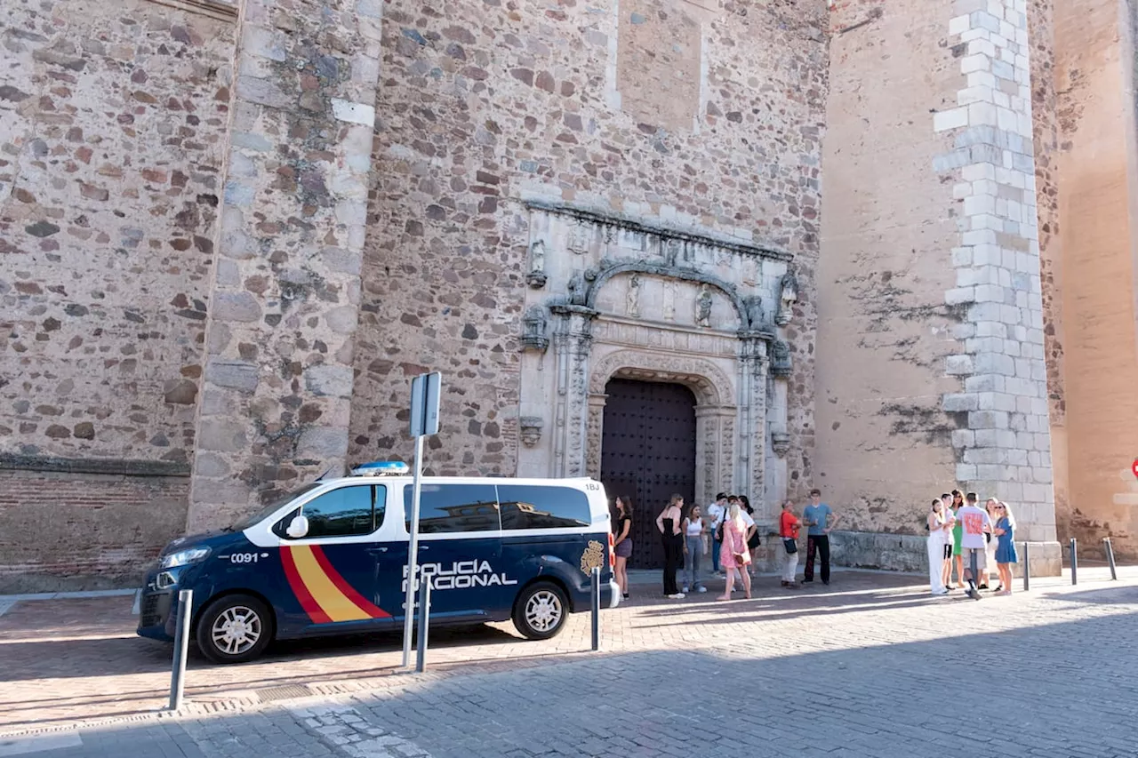 Un año de libertad vigilada para 15 menores de Almendralejo por manipular imágenes de niñas