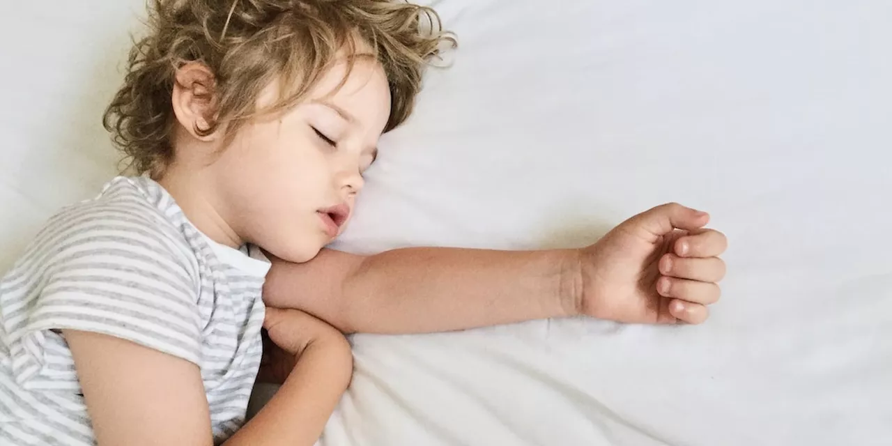 In 60 Sekunden: Expertinnen verraten Trick, mit dem Kinder schneller einschlafen