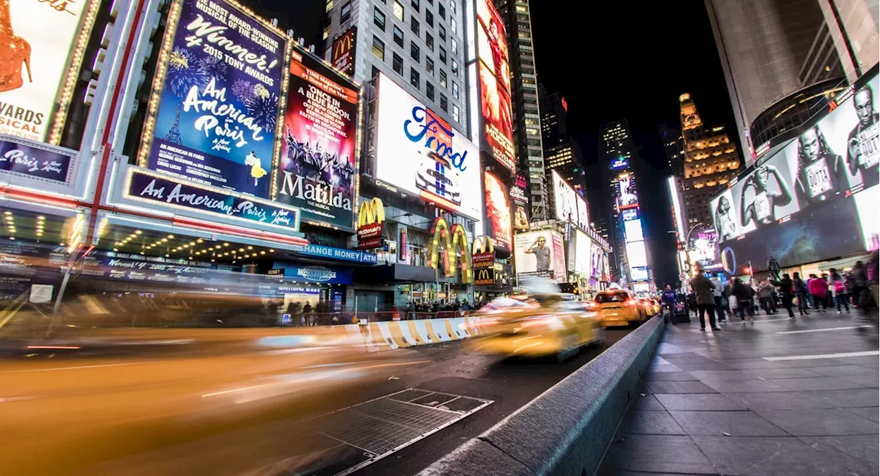 NYPD: Man fatally stabbed in Times Square early Tuesday