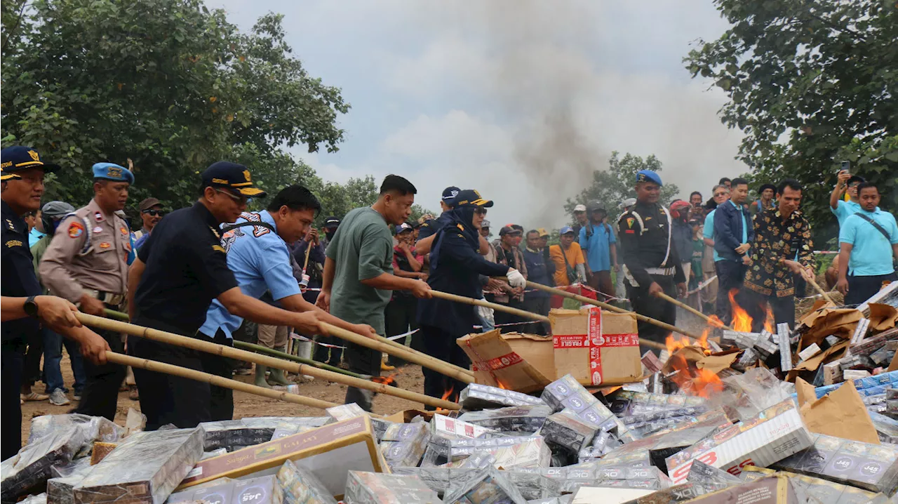 Beri Efek Jera, Bea Cukai Bandar Lampung Musnahkan 40 Juta Batang Hasil Tembakau Ilegal