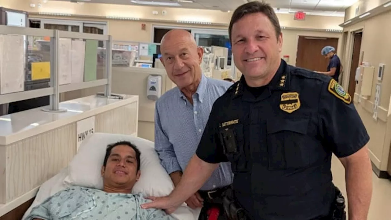 Mayor Whitmire, HPD Chief Satterwhite visit officer hospitalized after shooting