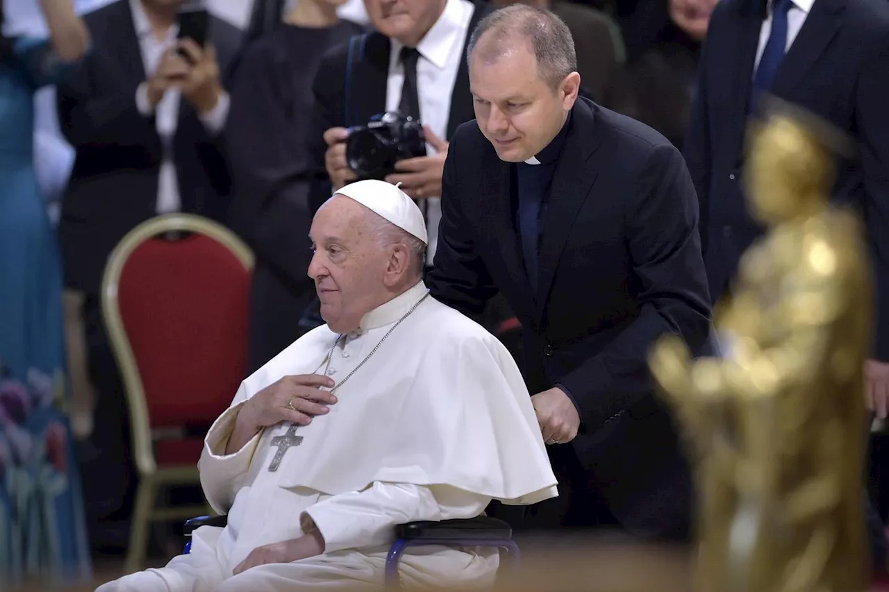 Le pape François dénonce les frappes contre un hôpital de Kiev et une école de Gaza