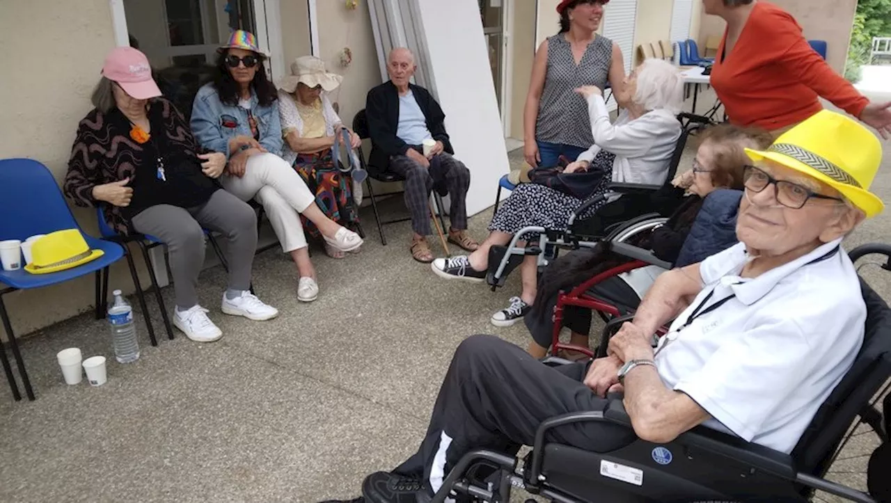 Kermesse avec un spectacle au foyer de vie de Cuxac-Cabardès