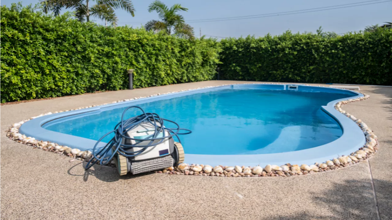 Le nettoyeur automatique de piscine Deluxe Intex est en promo chez Carrefour