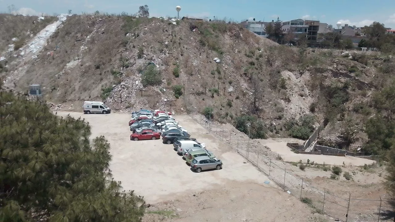 Particulares invaden la barranca de Puerto de Chivos en Atizapán de Zaragoza, la usan de corralón