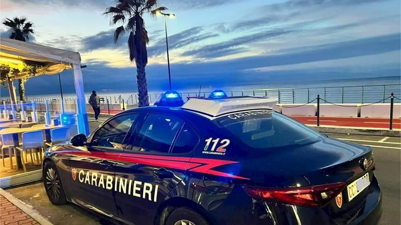 Evadono dai domiciliari per andare in spiaggia, due ventenni arrestati dai carabinieri