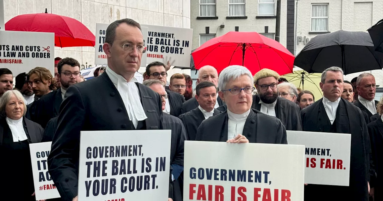 ‘A matter of social justice’ – Criminal law barristers withdraw services in pay protest