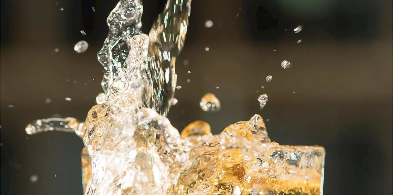 Zu viel Druck auf Flasche: Firma ruft Apfelschorle zur&uuml;ck