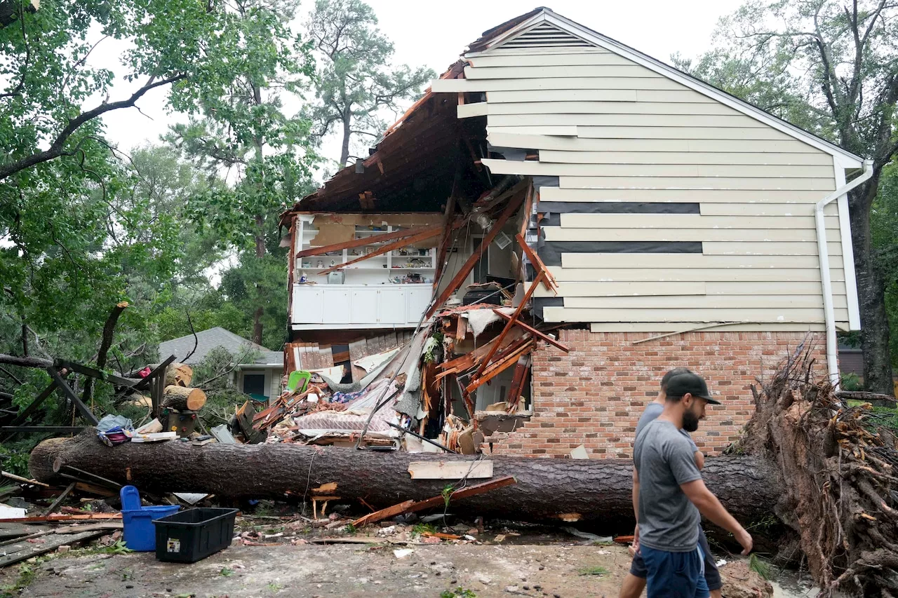 After bashing Texas, deadly storm Beryl heads north over U.S.