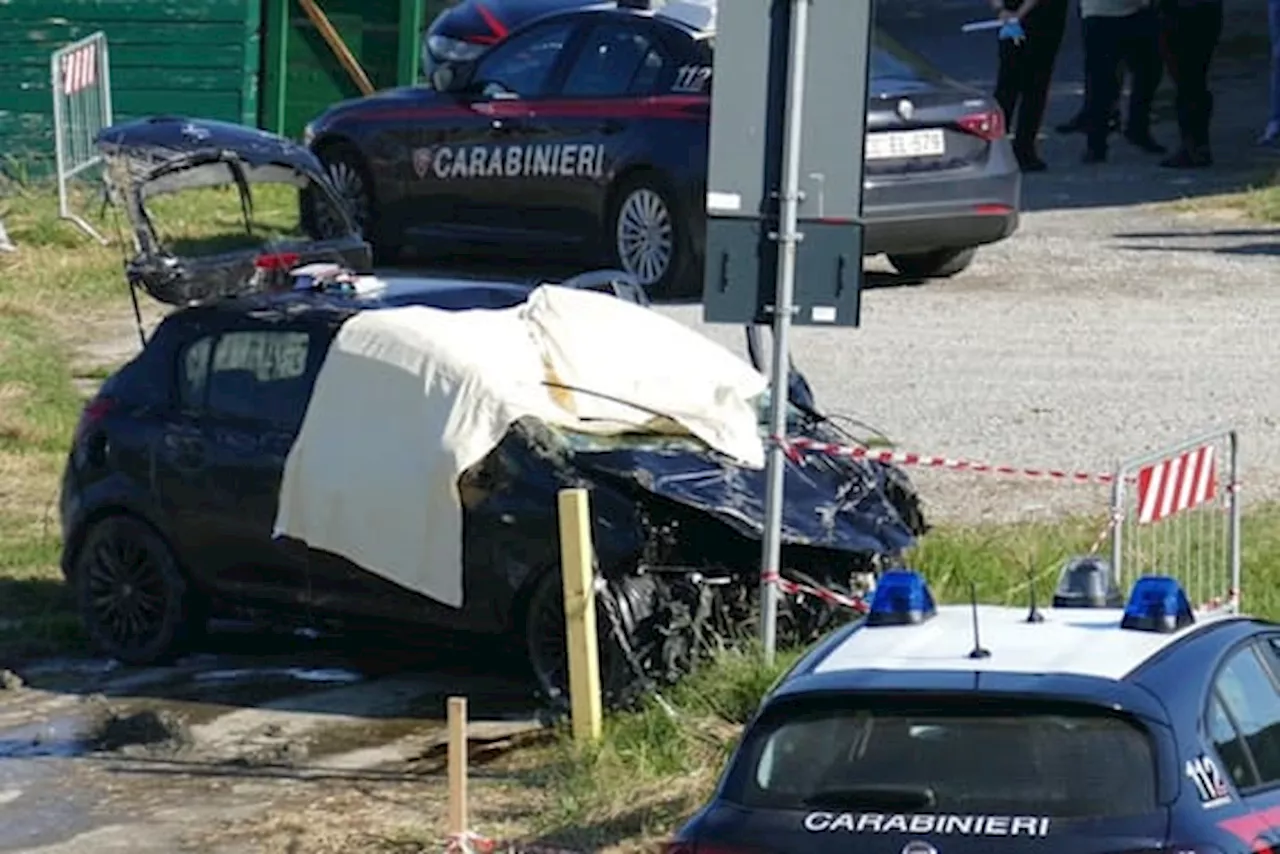 Auto nel Po, l'autopsia conferma il femminicidio di Lorena Vezzosi: è stata accoltellata