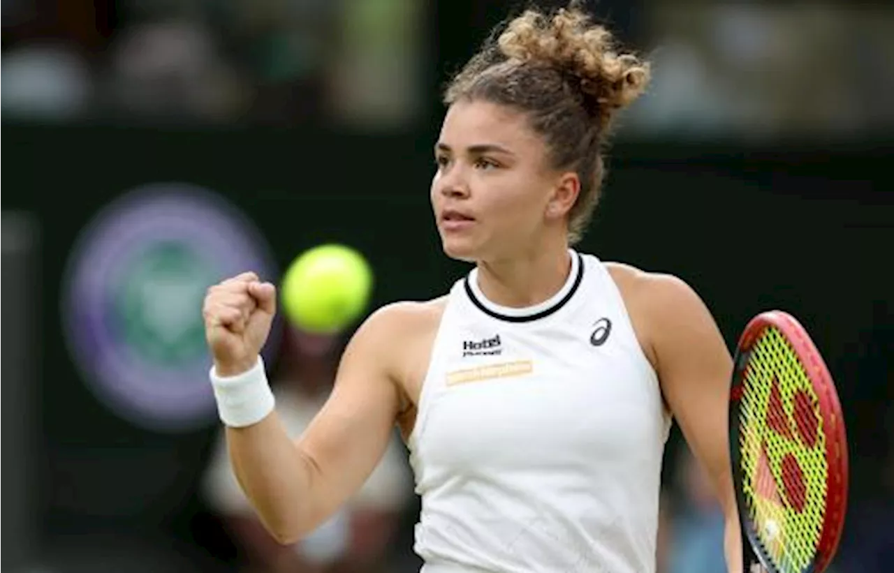 Wimbledon, l'italiana Jasmine Paolini batte Emma Navarro e vola in semifinale