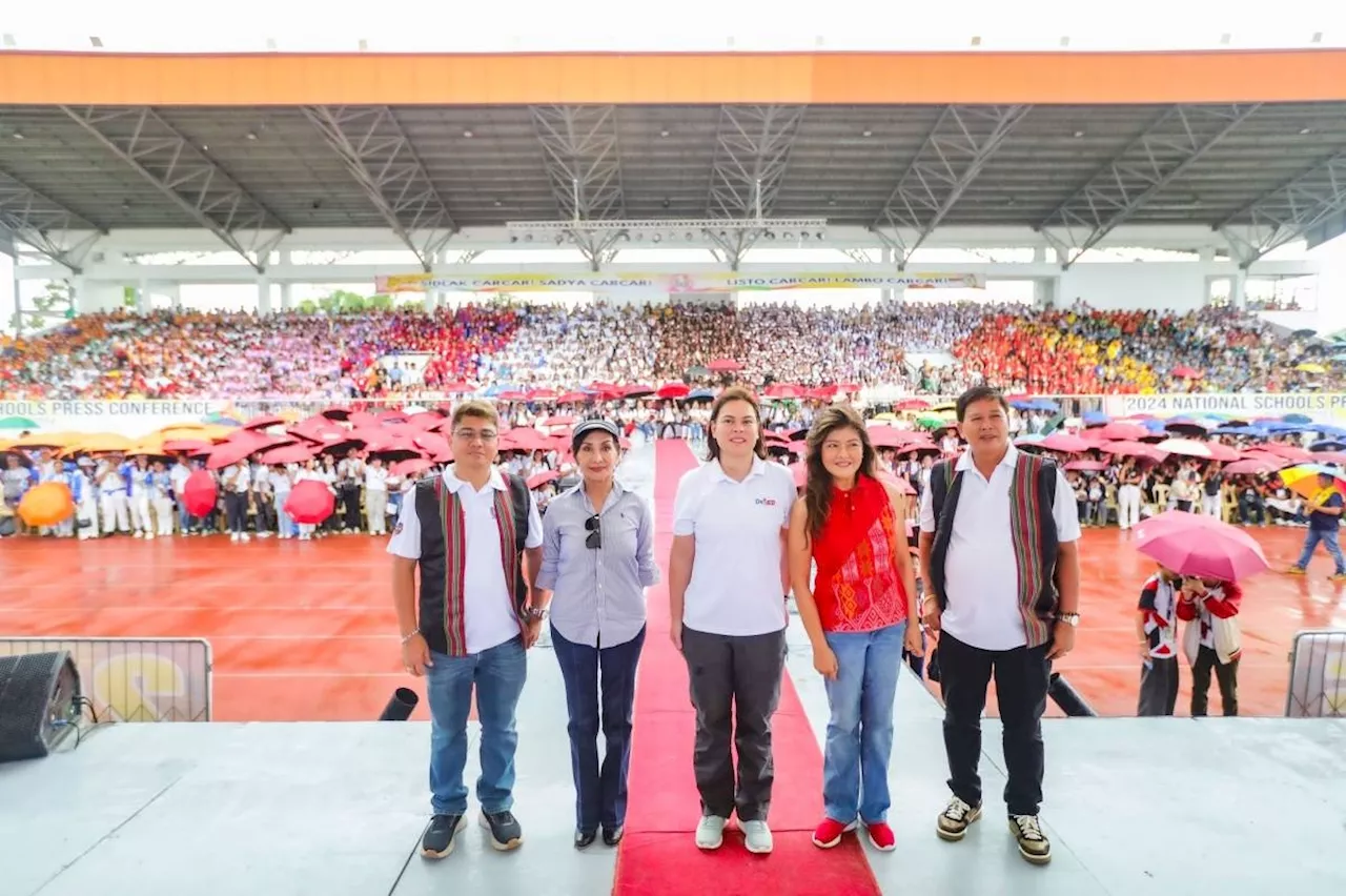 VP tells campus journalists: Never assume and don't lie