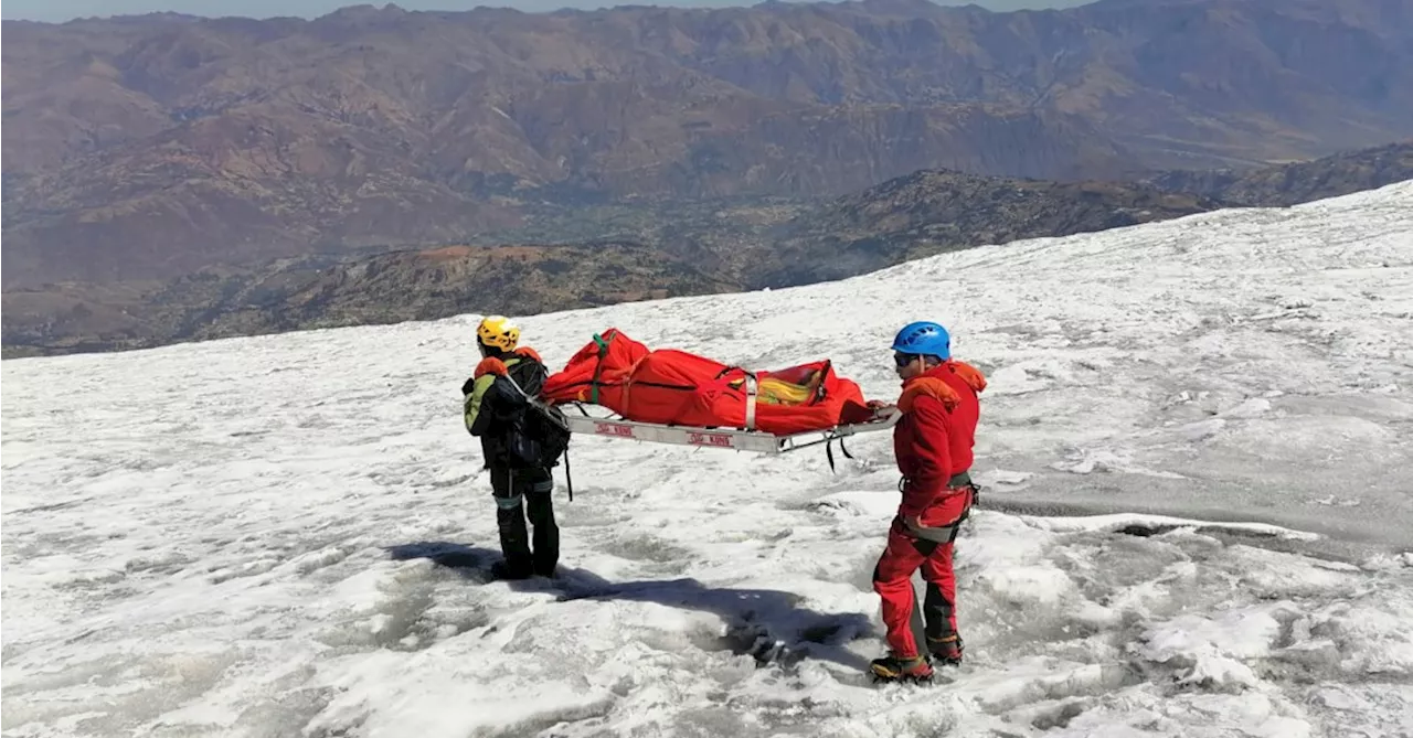 Corpo de alpinista morto há 22 anos é achado preservado em neve no Peru