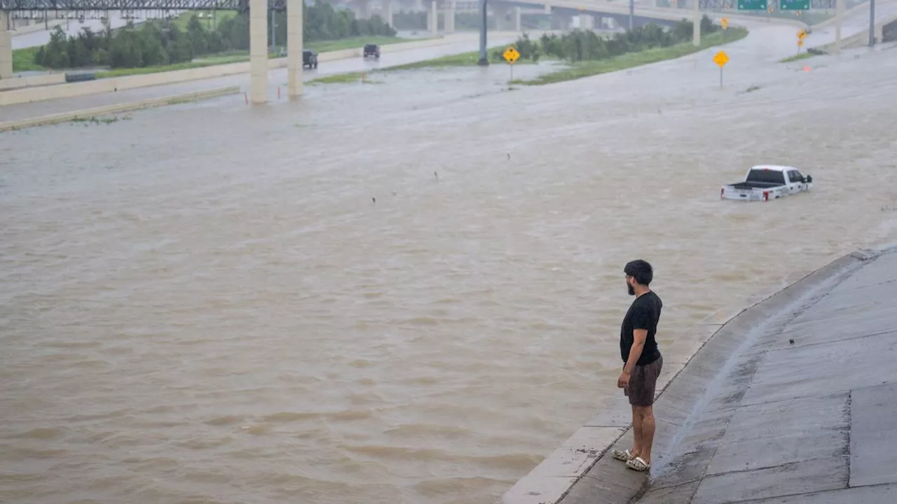 Most of Houston Loses Power as Hurricane Beryl Delivers Latest Blow