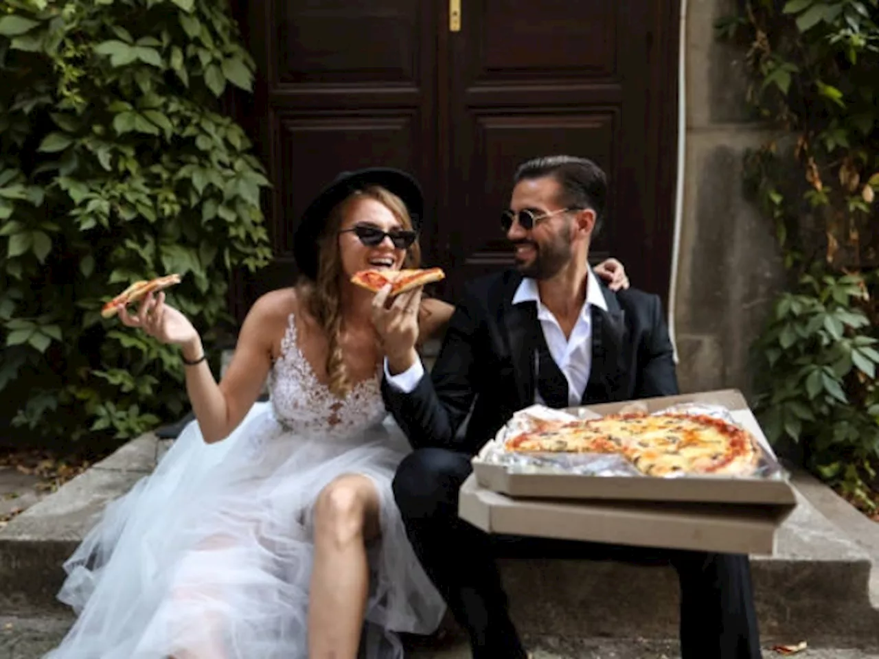 A Guy Ordered Pizza To A Wedding After Bride’s “Larger” Family Eats All The Food, And It Got Us Thinking…