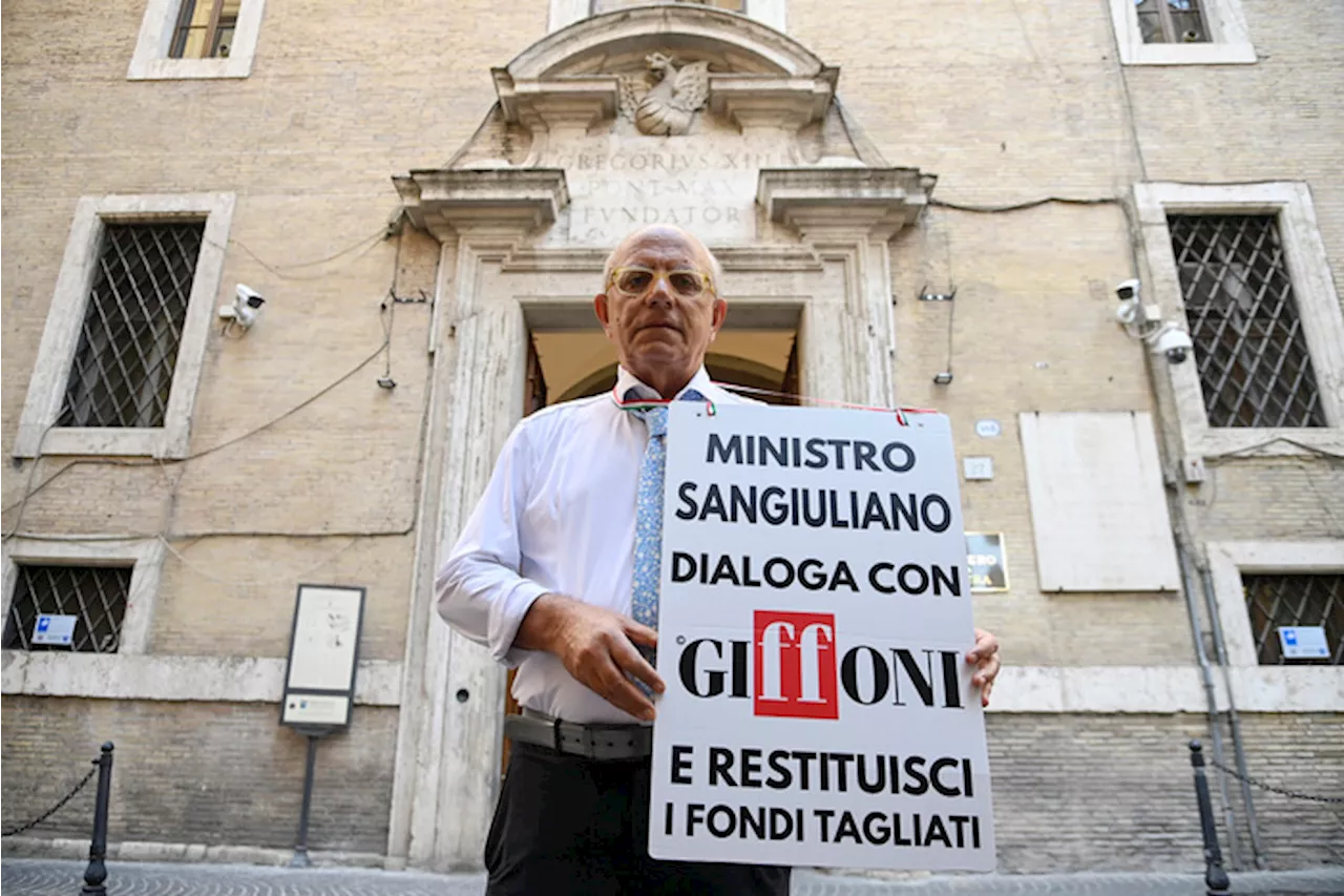 Sit-in di Gubitosi davanti a sede ministero della Cultura