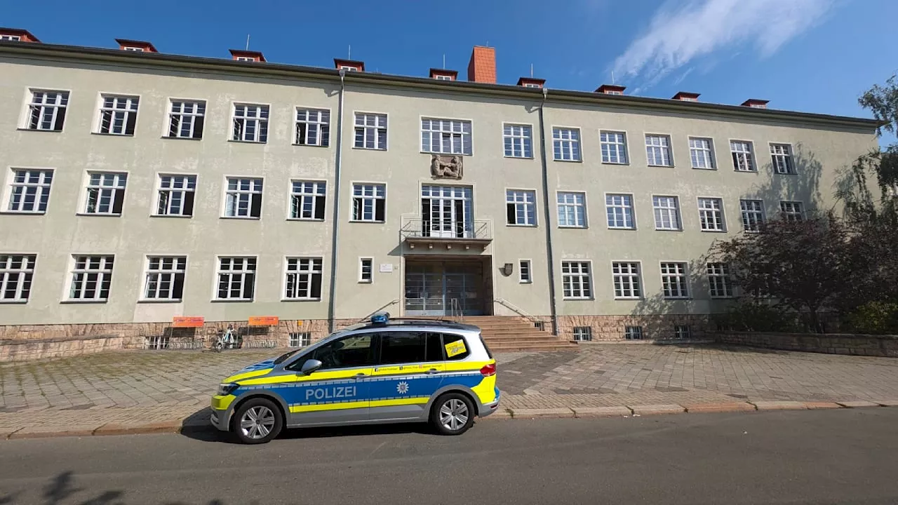 Thüringen: Bombendrohungen an Schulen in Erfurt, Ilmenau und Eisenach