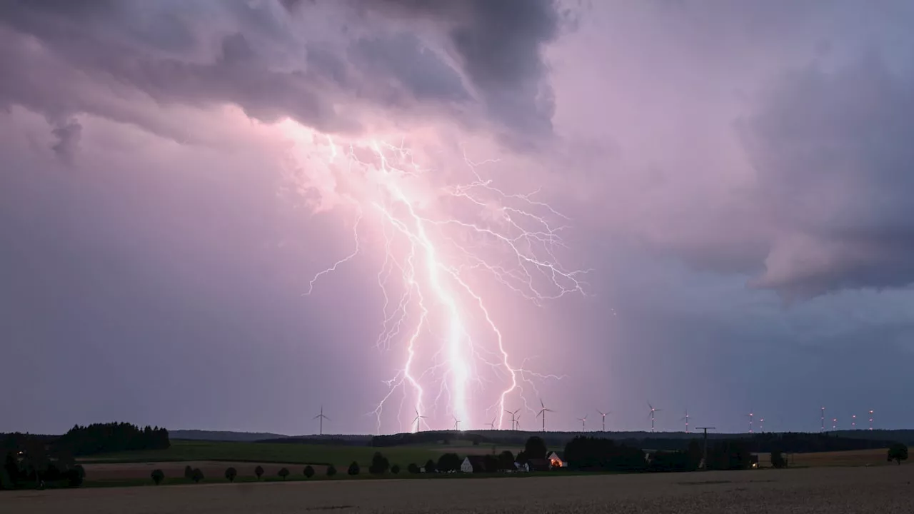 Wieder Unwetter im Süden: Starkregen und Hagel ziehen über Bayern