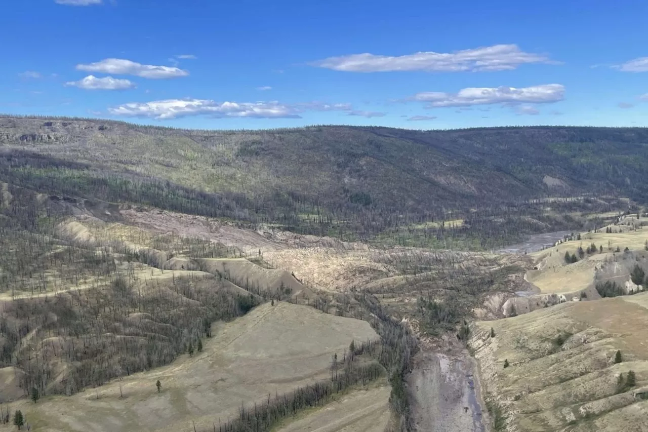 B.C. landslide prompts flood warning hundreds of kilometres down the Fraser River