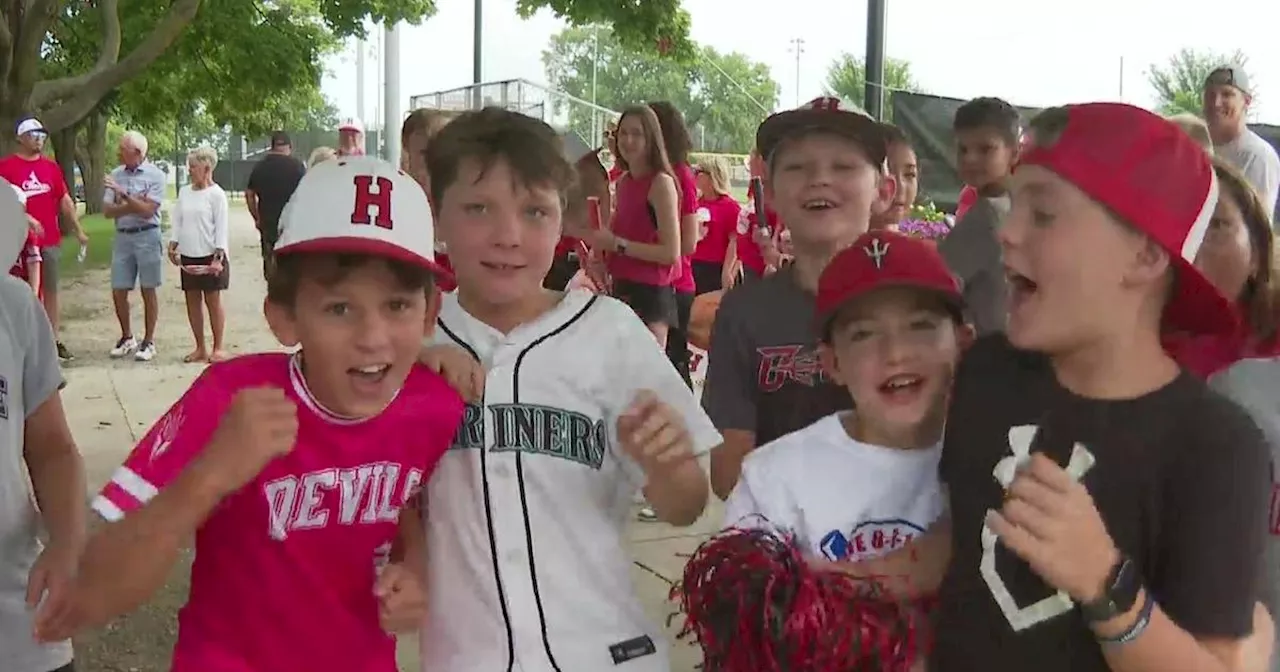 Suburban Chicago little league players head to Indiana for regional tournament