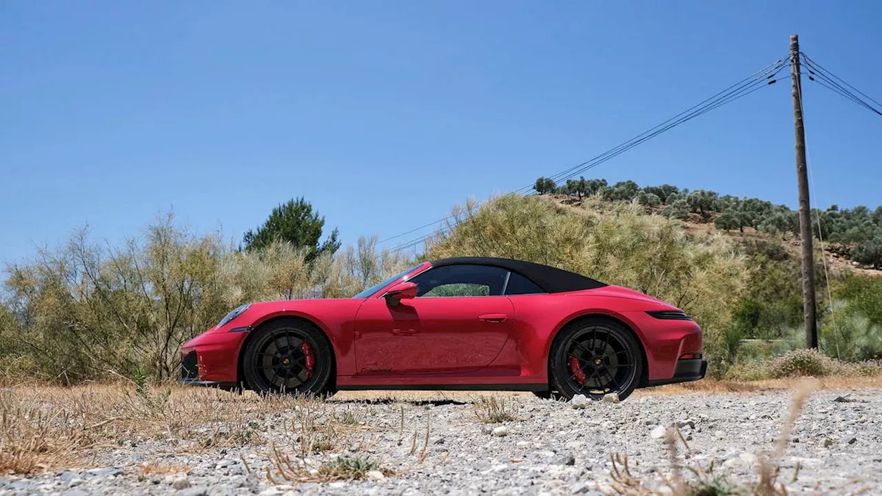 – Porsche 911 GTS T-Hybrid