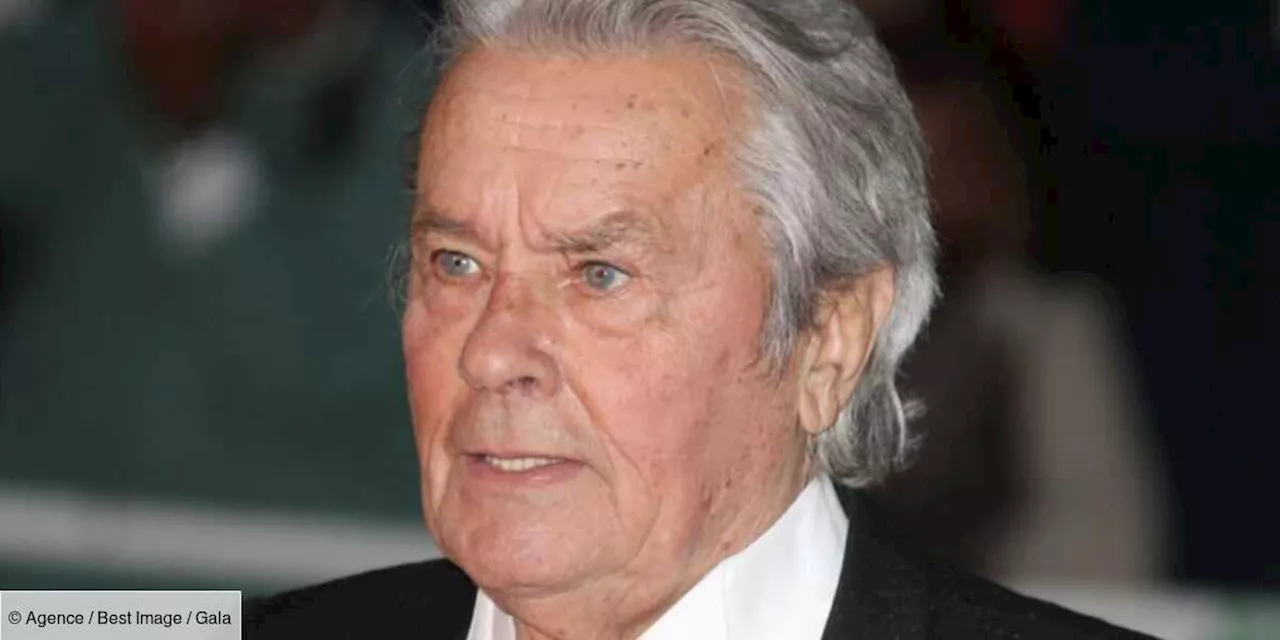 – Alain Delon rend un poignant hommage à Nathalie, la mère d’Anthony : “C’était l’amour”