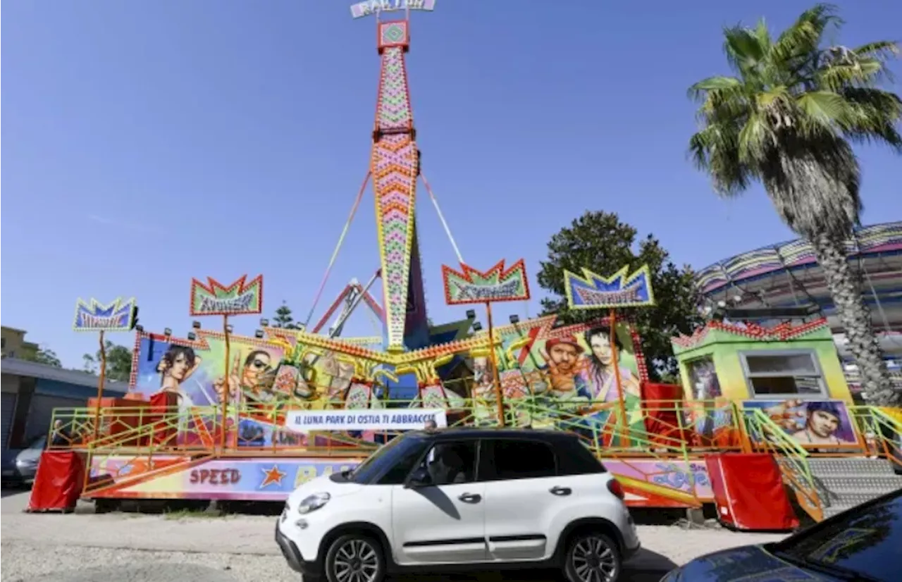 Pope Francis makes surprise visit to amusement park