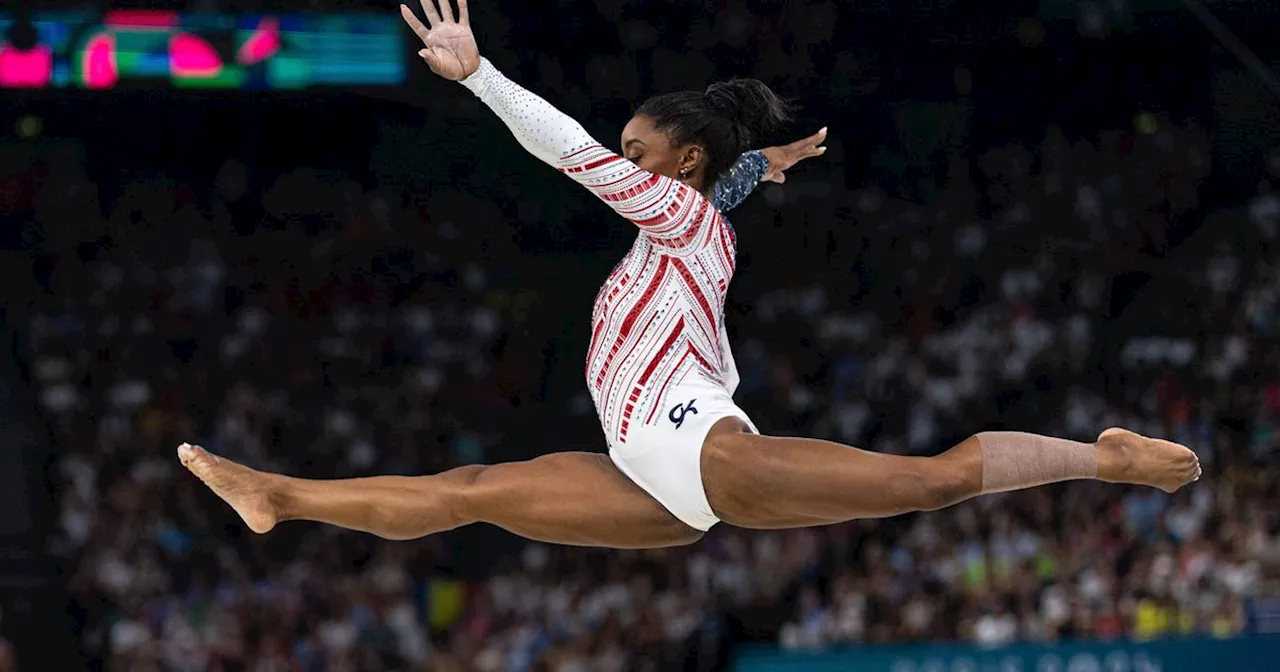 Fans Go Wild For This Olympic Commentator At The Women's Gymnastics Finals