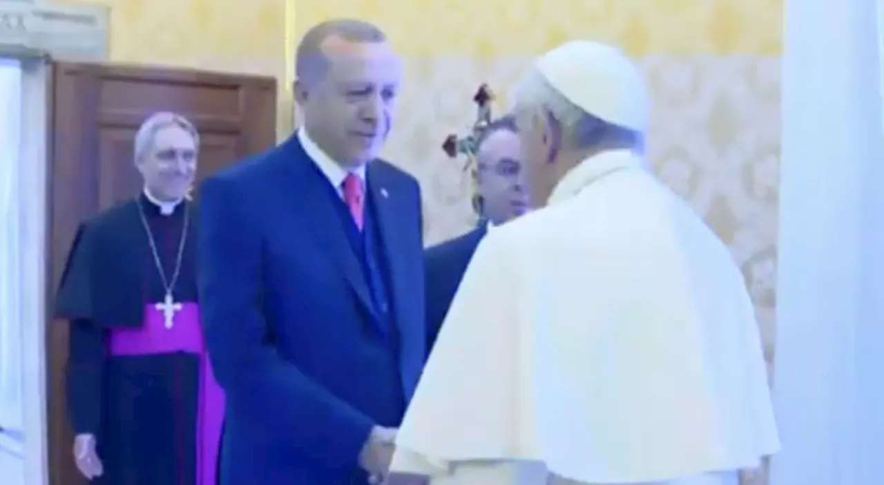 Erdogan chiama il Papa, chiede di intervenire sul «degrado morale» delle Olimpiadi e sul caso Hanihye: «Israel