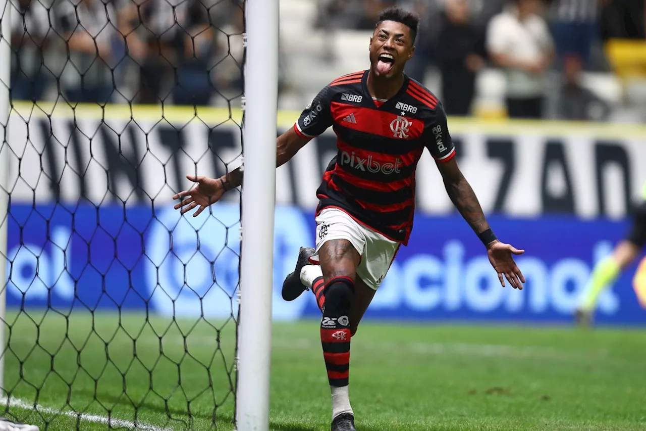 Bruno Henrique treina sem limitações no Flamengo e deve voltar contra o São Paulo